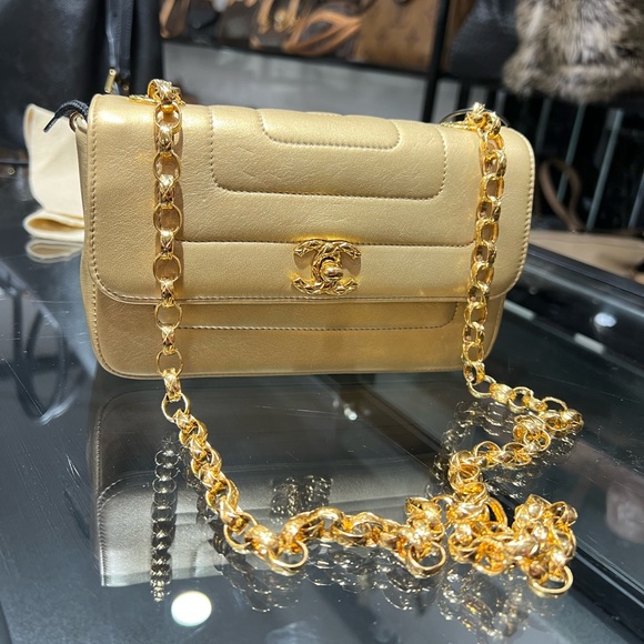 CHANEL “RARE” vintage Bijoux 24K mini bag⭐️⭐️⭐️